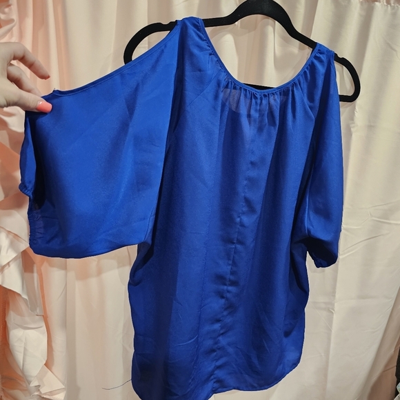 EXPRESS top | cold shoulder - Picture 6 of 6